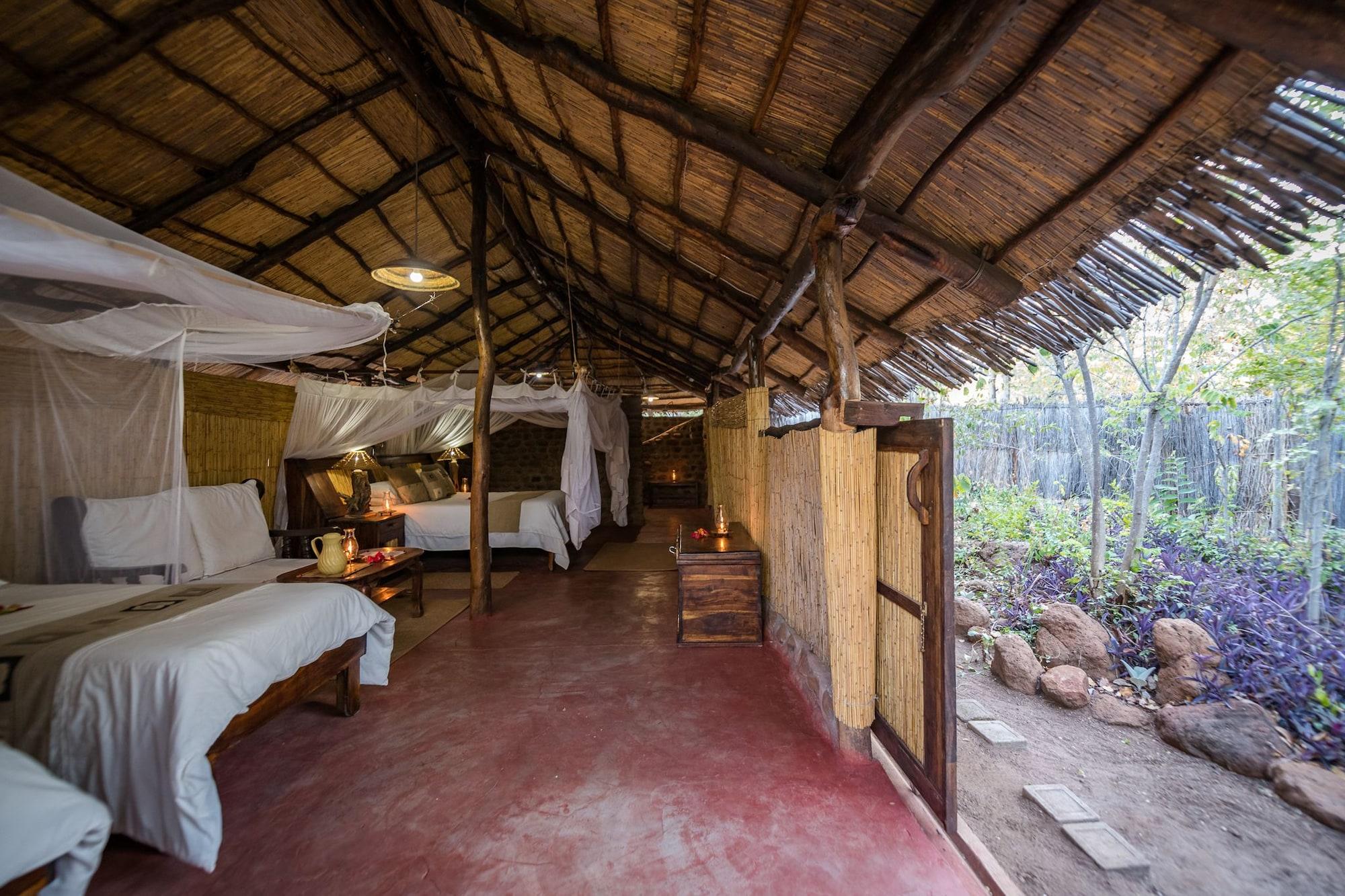 Taita Falcon Lodge Mukuni Exterior photo